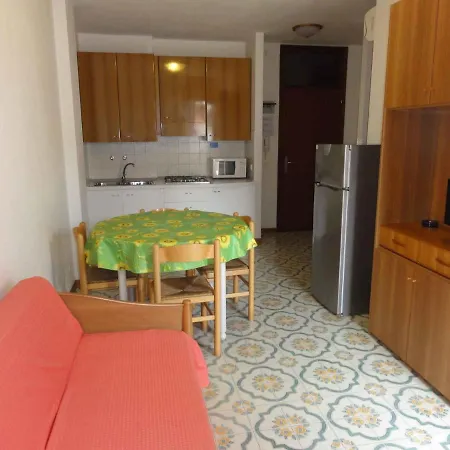 In 37119 Apartment *